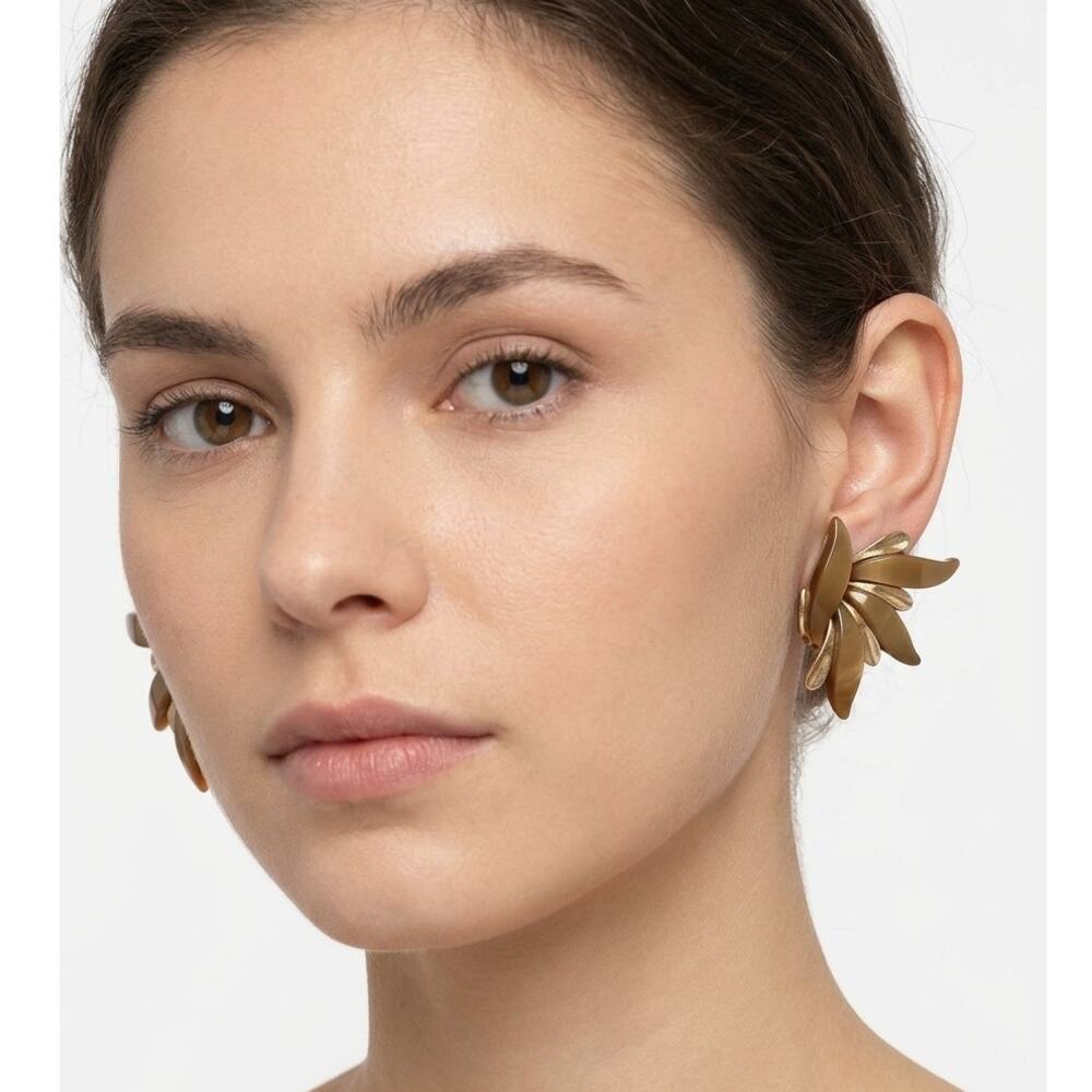 Vintage Claudette Signed Gold Tone Brown Lucite Leaf Spray Clip On Earrings